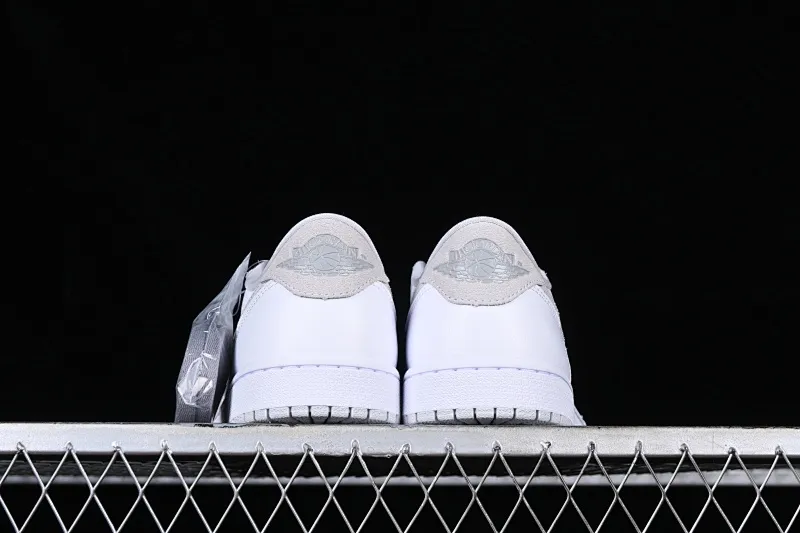 All categories Air Jordan Jordan series basketball shoes Air Jordan 1 Low LJR version Air Jordan 1 Low OG "Shattered Backboard" AJ1 Joe 1 customized version white buckle low-top basketball shoes CZ0790-100